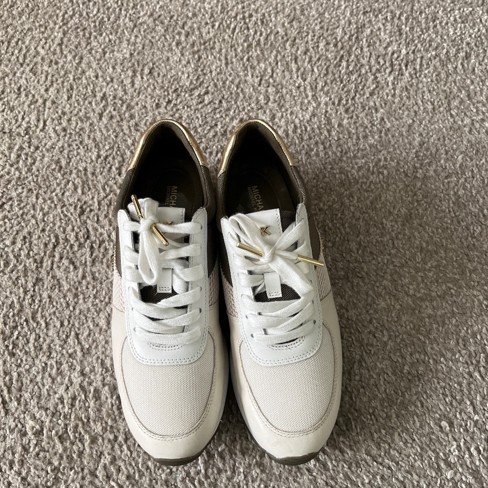 Bran new Michael kors shoes